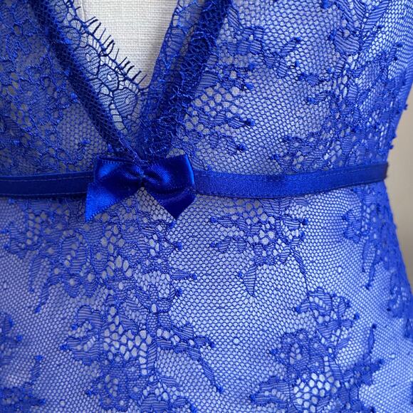 Victoria’s Secret Lace Deep V Sheer Floral Mesh One Piece Bodysuit Lingerie S - Picture 8 of 8